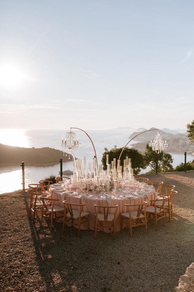 OUTDOOR WEDDINGS AND LATE NIGHT SNACKS